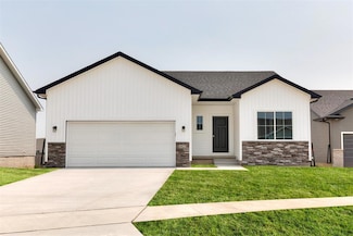 6423 NE 11th Ct, Des Moines, IA 50313