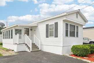 51 Bell Dr, Salem, NH 03079