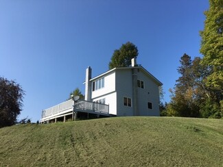 3690 Vt Route 215 N, Cabot, VT 05647