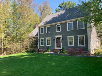 19 Hawthorne Cir, Yarmouth, ME 04096