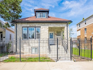 8430 S Manistee Ave, Chicago, IL 60617