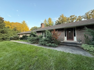 1842 Thomas Atkinson Rd, Inverness, IL 60067