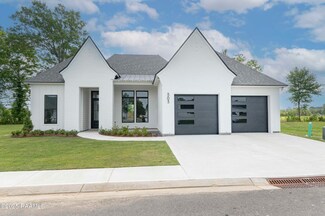 303 Grand Oak Dr, Broussard, LA 70518