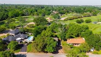 4004 Tanglewood Dr, Bryan, TX 77802
