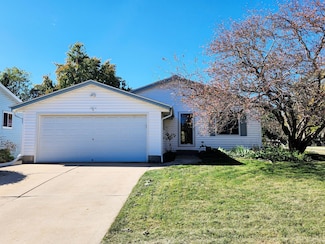 1612 Pleasant View Ave, Waukesha, WI 53188
