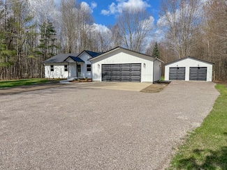 3103 N Stark Rd, Midland, MI 48642