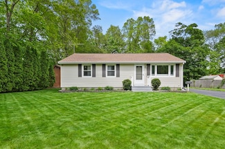 4 Polito Dr, Worcester, MA 01604