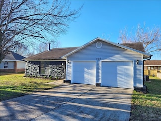 505 Westwood Ave, Prairie Grove, AR 72753