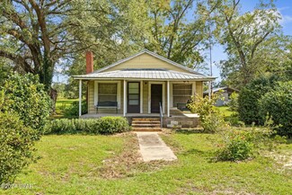 1075 Orange Hill Rd, Chipley, FL 32428