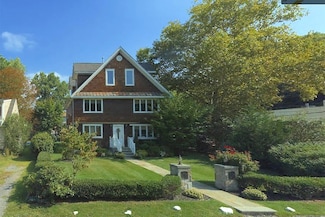 2 Goldwin St, Rye, NY 10580