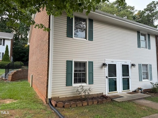 1136 Nottingham Cir, Cary, NC 27511