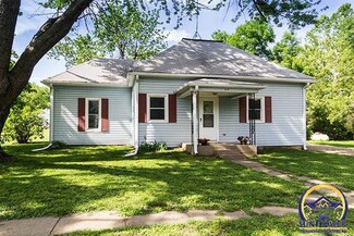 314 E Main St, Mayetta, KS 66509