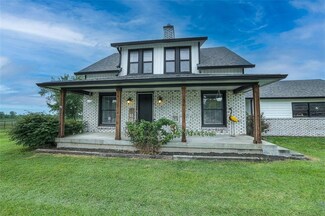 120 S Main St, Peculiar, MO 64078