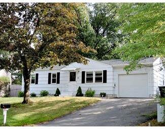 25 Sierra Vista Rd, Springfield, MA 01128