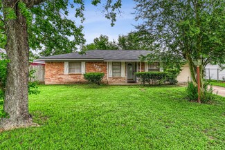 1323 W Donovan St, Houston, TX 77091