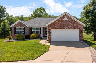 1456 Red Oak Plantation Dr, Ballwin, MO 63021