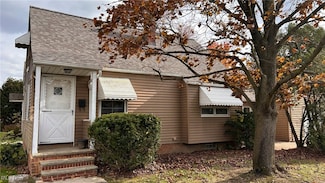 12804 Oak Park Blvd, Cleveland, OH 44125