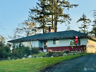 201 3rd St NE, Coupeville, WA 98239