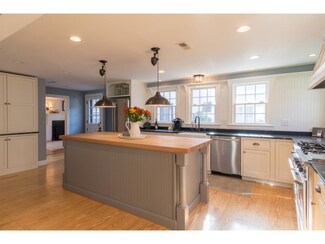 44 Woodland Rd, North Hampton, NH 03862