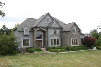 203 Greystone Dr, Shavertown, PA 18708