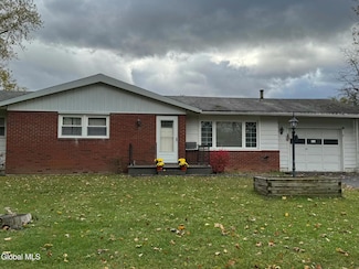 7 James St, Hudson, NY 12534