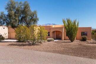 5534 N Desert Wood Place, Tucson, AZ 85745