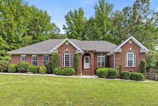 1208 Huntington Ln, Tuscumbia, AL 35674