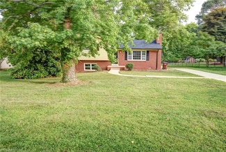 318 Collinwood Dr, Burlington, NC 27215