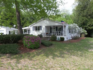 21 Birch Hill Estates Rd, Wolfeboro, NH 03894