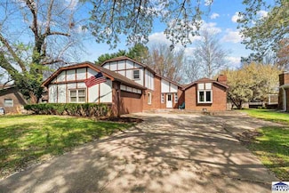 554 Woodbine, Terre Haute, IN 47803