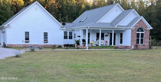 262 Paul St, Chocowinity, NC 27817