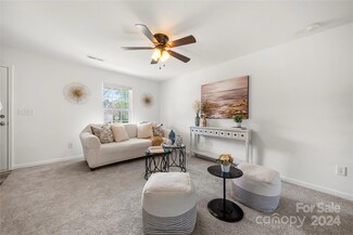 692 Victory Gallop Ave Unit 93, Clover, SC 29710