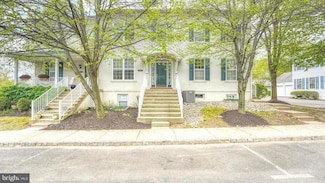 210 Lantern Dr Unit 104, Doylestown, PA 18901
