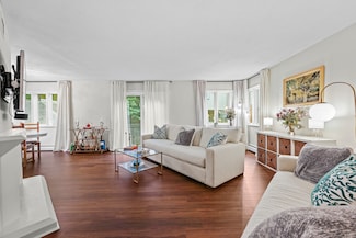 12 Byrne Ct Unit D, Farmington, CT 06032