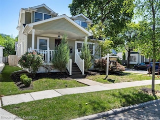 1106 Bennaville Ave, Birmingham, MI 48009