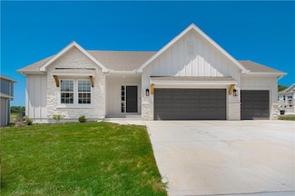 1102 Noah's Ln, Kearney, MO 64060