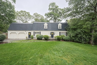 10 Victoria Cir, Norwood, MA 02062