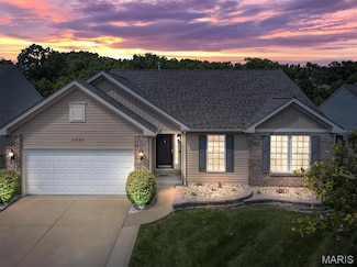 2325 Windsor Castle Dr, Imperial, MO 63052