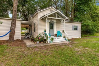 1713 W Wehrt St, Westlake, LA 70669