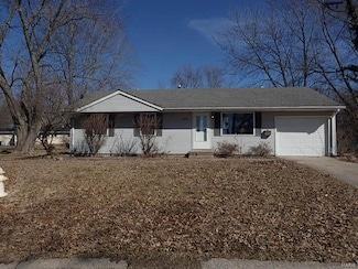 506 Maple St, Greenville, IL 62246