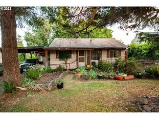 1565 California Ave, Coos Bay, OR 97420