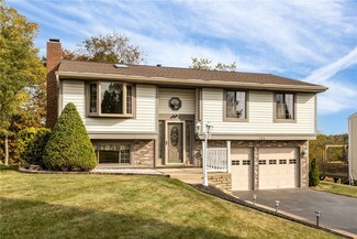 208 Scottsdale Dr, Coraopolis, PA 15108