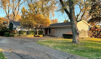 6727 Lahser Rd, Bloomfield Hills, MI 48301