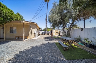 8876 Cypress Ave, Riverside, CA 92503
