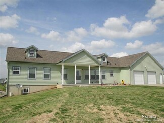 1623 Ottawa Rd, Salina, KS 67401