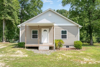 213 Pinewood Dr, Grover, NC 28073