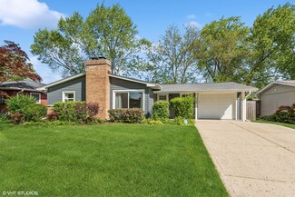 908 Pebble Dr, Wheeling, IL 60090