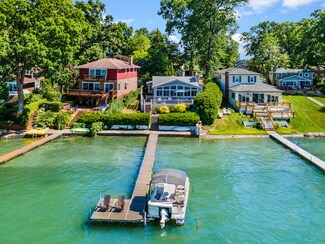 23642 S Shore Dr, Edwardsburg, MI 49112