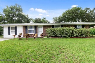 373 Azalea Dr, MacClenny, FL 32063