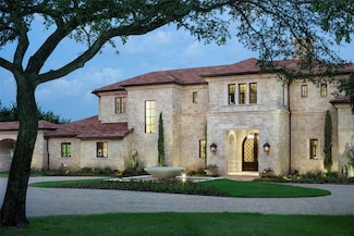 690 S Peytonville Ave, Southlake, TX 76092